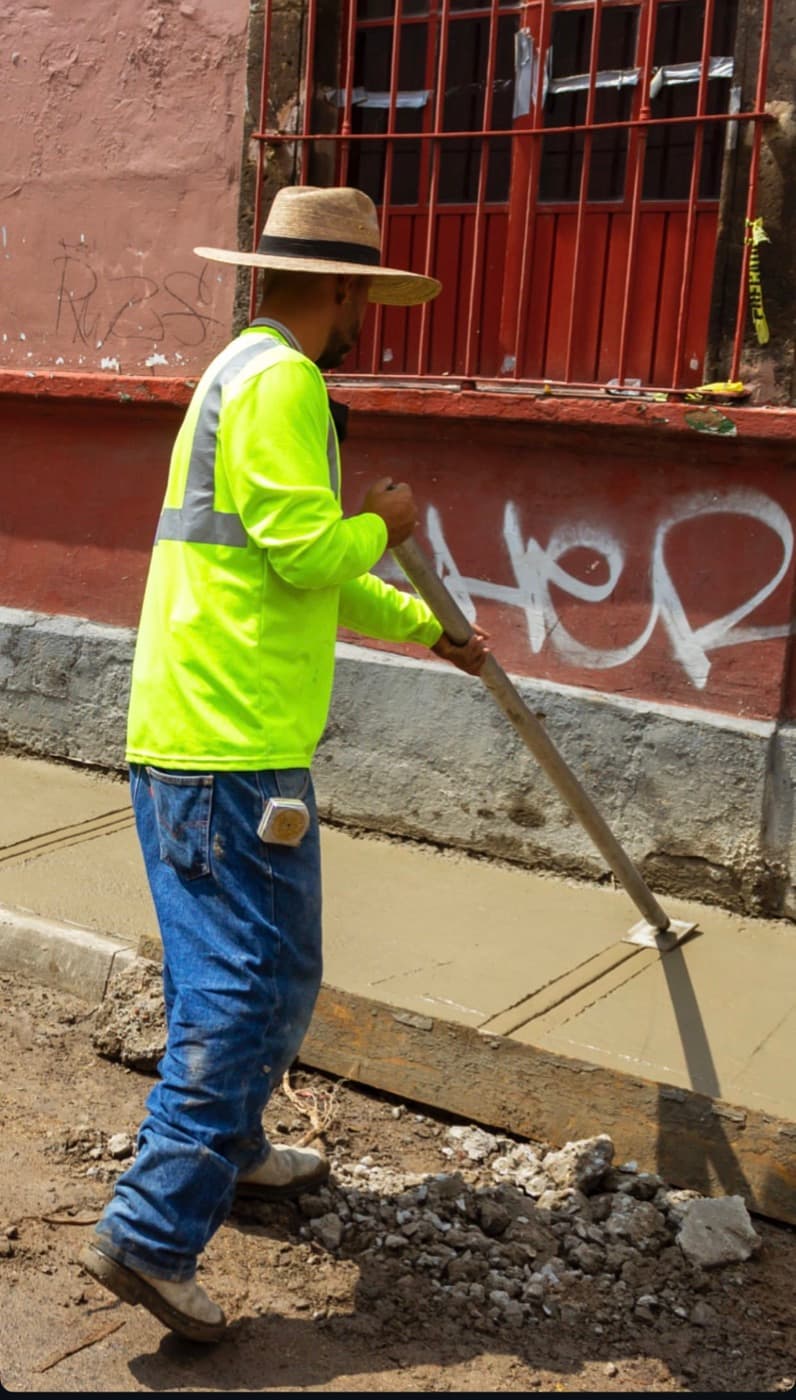 Trabajo de banquetas y concreto en Guadalajara Centro